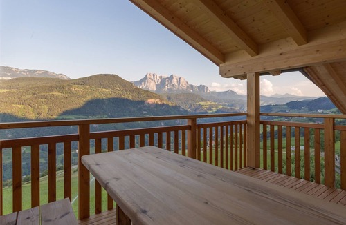 Barbiano Apartment | Frühaufhof apartment "Platt-Langkofel" . Vacation on the farm