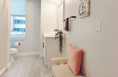 Downtown Jacksonville Apartment | Fun Cozy Studio Apts - 1 Mile to TIAA Bnk Fld!