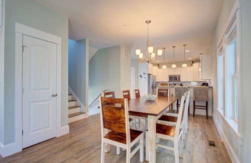 Bermuda Bay House | Fun Family Getaway | Pool, Playground & Beach Close