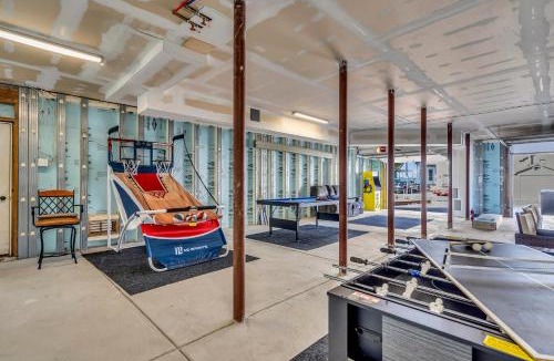 Ocean Gate House | Game Room, Kayaks, Steps to the Ocean!