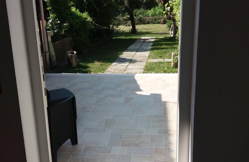 Longa House | Garden in the lagoon