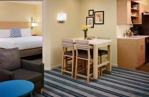 Monmouth Junction Hotel | Get Ready for Blissful Getaway! w/Seasonal Pool, Pets are Allowed