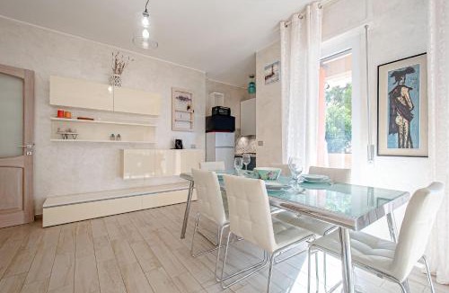 Bergeggi Apartment | Giardino, Piscina e Posto Auto - Relax con Vista Mare