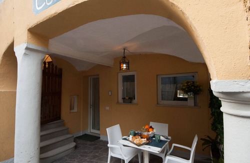 Sulzano Apartment | Giulia Apartment - The Captain's House