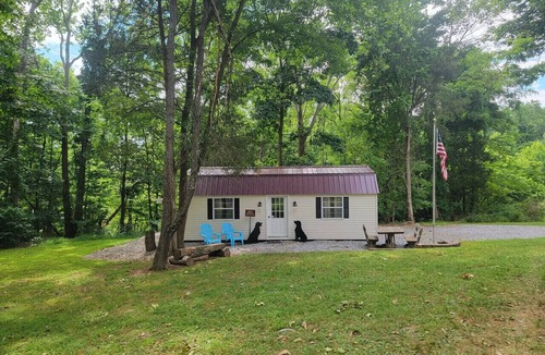 Clear Spring Cabin | Glamping Clear Spring Maryland 3-Cabin Campground