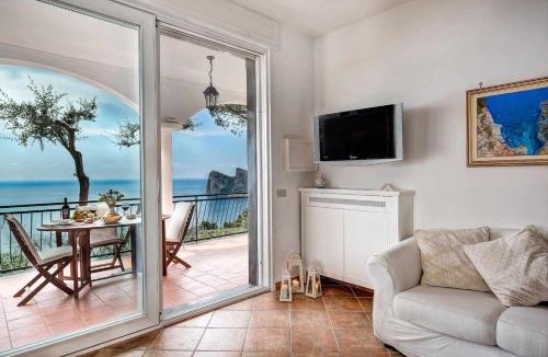 Sirenuse Apartment | GOCCE VILLAS - Villa Partenope Spectacular Sea View