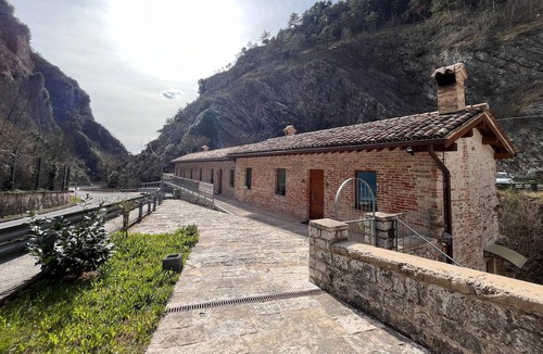 Gubbio Apartment | Gorgeous apartment in Gubbio with WiFi