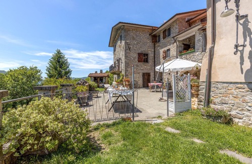 Comano Apartment | Gorgeous apartment in Comano -MS-