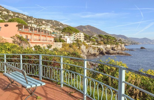 Sori Apartment | Gorgeous apartment in Sori with WiFi