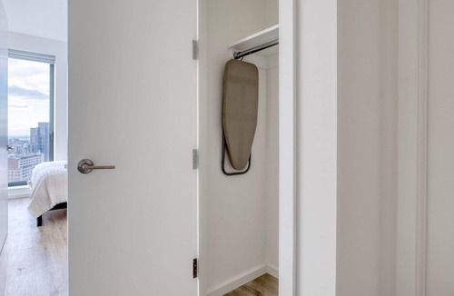 Clinton Hill Apartment | Gorgeous Clinton Hill 2BR w/Gym, Pool & W/D, nr Barclays, by Blueground