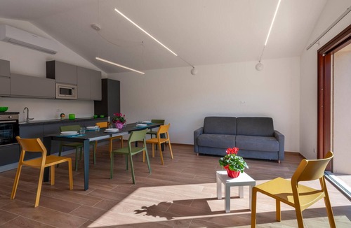 Mogliano House | Gorgeous home in Mogliano