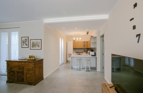 Ripa-Pozzi-Ponterosso House | Gorgeous home in Ripa with house a panoramic view