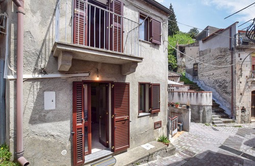 Roccalumera House | Gorgeous home in Roccalumera with WiFi