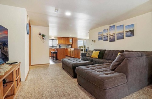 Ingleside House | Gorgeous Nautical 2/2 Lake House Chain O` Lakes with Hot Tub
