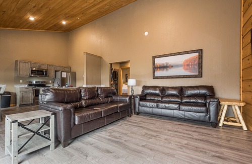 McHenry Cabin | Grandview Cabin Suite 28-Hot Tub, Dog Friendly