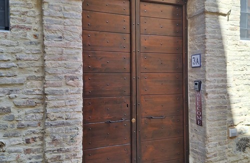 Guzman Apartment | Grazioso Appartamento Fresco Naturale Situato nel Cuore di Bevagna