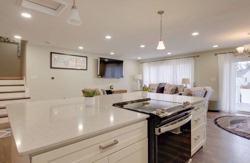 Goddard Apartment | Great for Gatherings! Modern Lanham Duplex