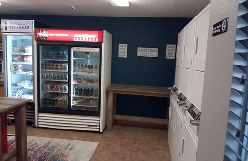 Somerset Apartment | Great Relaxing Overnight Stay! 2 Relaxing units await. Near Billy Bob's Texas