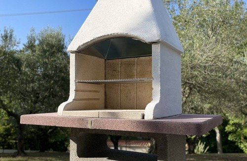 Corropoli House | Ground Floor Apartment with Outdoor Pool