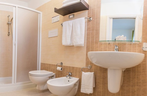 Torre Santa Sabina Bed & Breakfast | Ground Floor Double Room in "Donnosanto Residence"