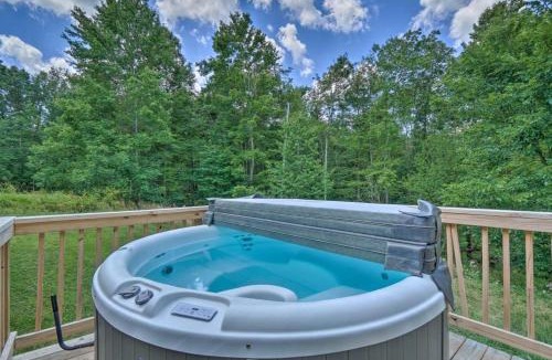 Logan House | Group Getaway6mi to parksGameRmStay Gives Back!