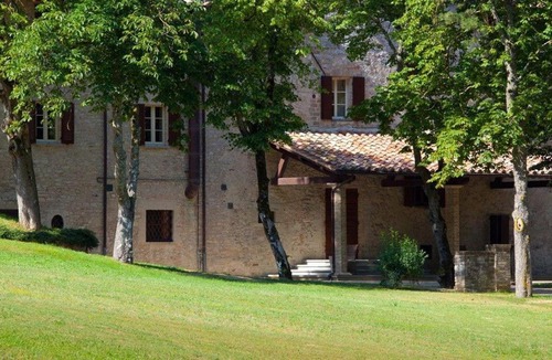 Nerbisci Villa | Gubbio Villa Sleeps 20 Pool Air Con WiFi