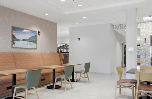 Inwood Hotel | Hampton Inn Inwood