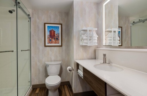 West Des Moines Hotel | Hampton Inn & Suites West Des Moines/SW Mall Area