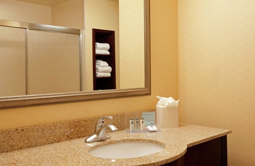 West Newton Hotel | Hampton Inn & Suites Indianapolis-Airport