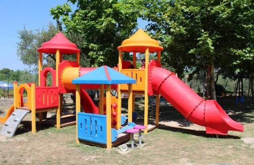 Gralaoni-Pralesi-Cisano Other | Happy Camp Mobile Homes in Camping Cisano San Vito