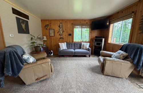 Northland House | Hardwood Hide Away