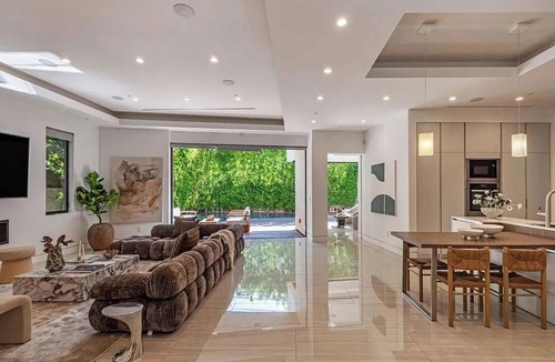 Beverly Grove House | Harper - Unparalleled Luxury Living in a Contemporary Modern Villa