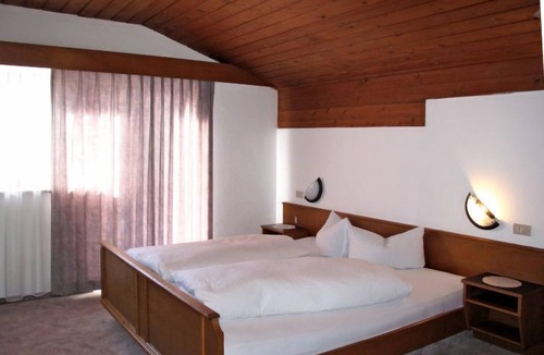 St. Valentin auf der Haide Apartment | Haupthaus Schönblick (SVH117) by Interhome