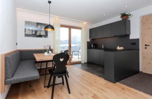Albions Apartment | HAUSERHOF Chalet with Dolomite View