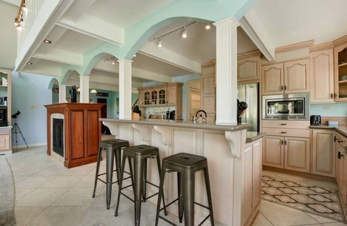 Henderson Point House | Heated Pool! The Petite Retreat in The Pass