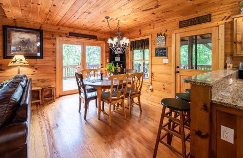 Topton Villa | Heaven Sent - Spacious Family Cabin on Lake Nantahala