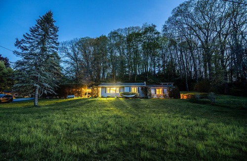 Highlands Hills Cabin | Highlands Cabin with Mountain Views: 5 Min to Downtown
