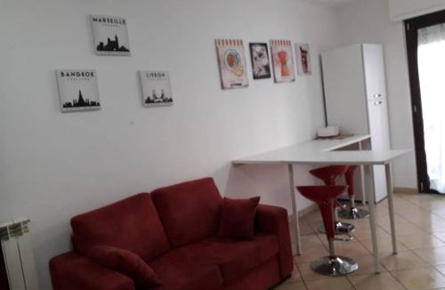 Quartiere XXIX Ponte Mammolo House | Hillary E Vale Room