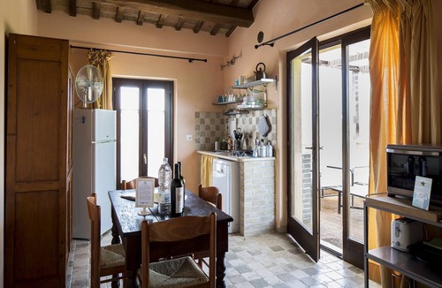 San Savino Apartment | Hillside Retreat in San Savino