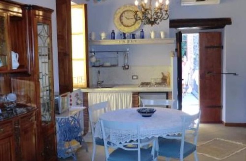 Mologno Apartment | Historic Centre Charming Apartment with Terrace and BBQ