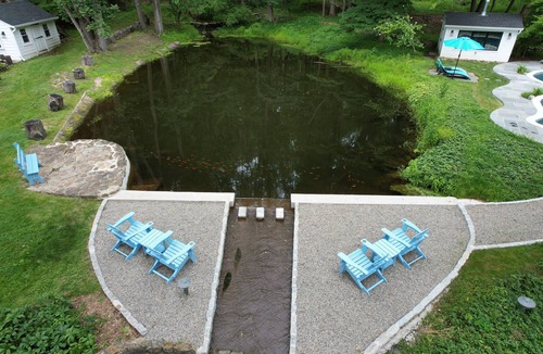 Mendham House | Historic Cottage with Private Pond & Pool on 5 Acres