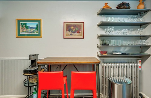 Georgetown House | Historic Georgetown Townhome: Walkable Location!