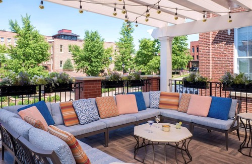 Red Wing House | Historic Red Wing Lux Hotel,Premium Room Close to Dining-Museums-Art & More!