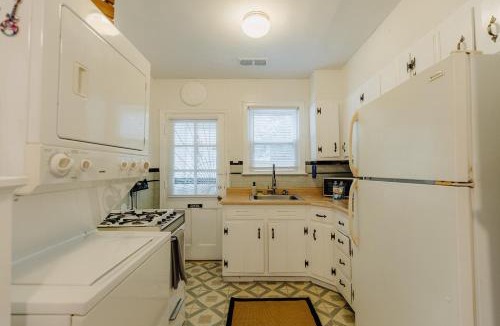 East Memphis House | Historic Revival King Bed Liberty Bowl Memphis 895