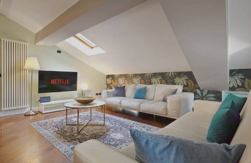 Como City Centre Villa | Historic Villa in Como Center + 4 free parking