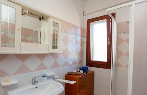 Buddittogliu Straulas House | Holiday Apartment with Air Conditioning, Parking Available; Pets Allowed
