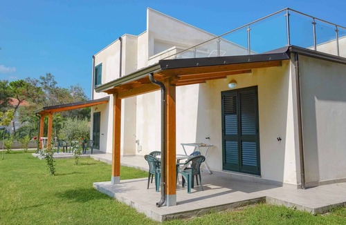 Marina di Zambrone Apartment | Holiday apartment with air conditioning