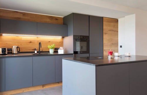 Soprabolzano Apartment | Holiday Apartment 'Anna' with Mountain View, Balcony and Wi-Fi