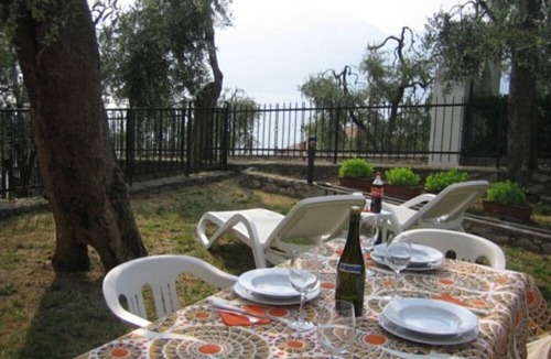 Magugnago Apartment | Holiday apartment Brenzone for 1 - 4 persons with 1 bedroom - Holiday apartment in one or multi-fami