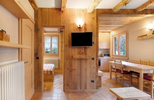 Valdisotto Apartment | Holiday Apartment "Casa Clus Bormio 1" with Mountain View, Private Garden & Wi-Fi